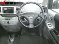 Toyota NOAH лот № 7040 оценка R  с аукциона в Японии 2