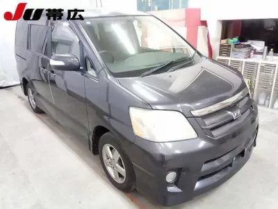 Toyota NOAH  с аукциона в Японии