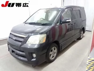 Toyota NOAH  с аукциона в Японии