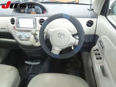 Toyota SIENTA  с аукциона в Японии