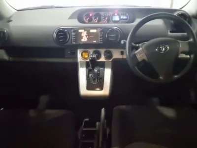 Toyota COROLLA RUMION