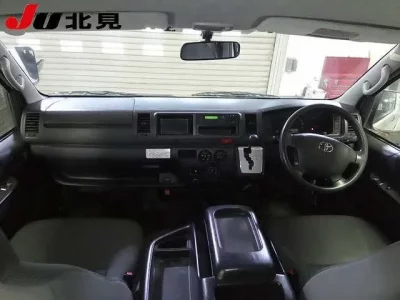 Toyota HIACE  с аукциона в Японии