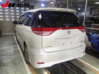 Toyota ESTIMA  с аукциона в Японии