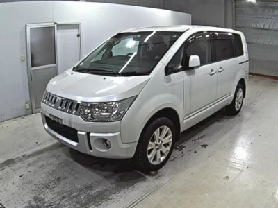 Mitsubishi DELICA D5