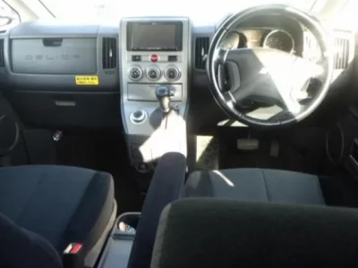 Mitsubishi DELICA D5