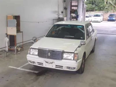 Toyota CROWN  с аукциона в Японии