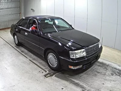 Toyota CROWN  с аукциона в Японии