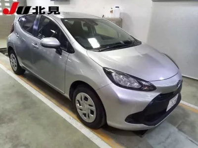 Toyota AQUA  с аукциона в Японии