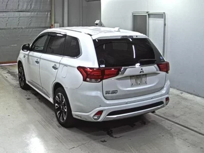 Mitsubishi OUTLANDER PHEV