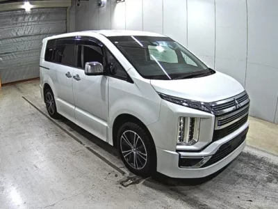 Mitsubishi DELICA D5