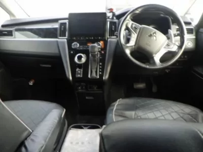 Mitsubishi DELICA D5