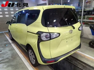 Toyota SIENTA  с аукциона в Японии