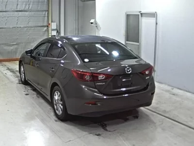 Mazda AXELA  с аукциона в Японии