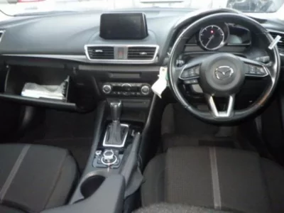 Mazda AXELA  с аукциона в Японии