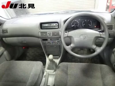 Toyota COROLLA  с аукциона в Японии