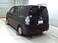 Toyota VOXY лот № 7151 оценка 3.5  с аукциона в Японии 1