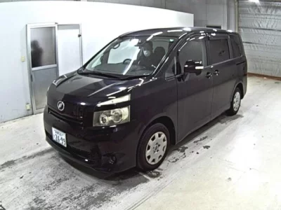 Toyota VOXY  с аукциона в Японии