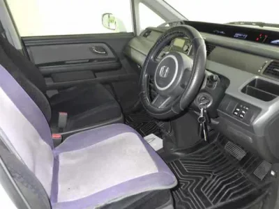 Honda STEP WAGON  с аукциона в Японии