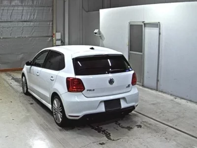 Volkswagen POLO  с аукциона в Японии