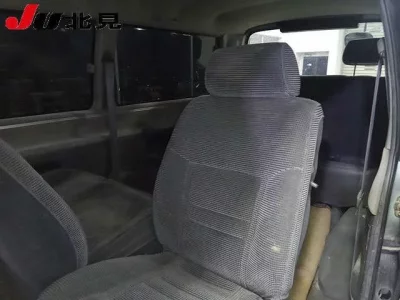 Toyota HIACE  с аукциона в Японии