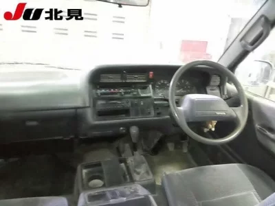 Toyota HIACE  с аукциона в Японии