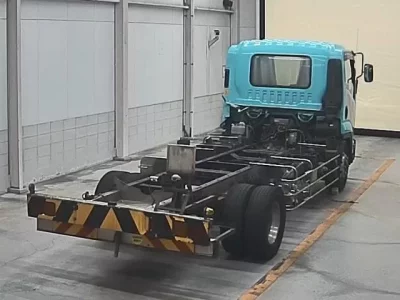 Isuzu FORWARD  с аукциона в Японии