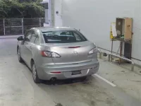 Mazda AXELA лот № 1102 оценка 3.5  с аукциона в Японии 1