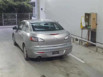 Mazda AXELA  с аукциона в Японии