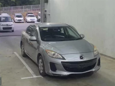 Mazda AXELA  с аукциона в Японии