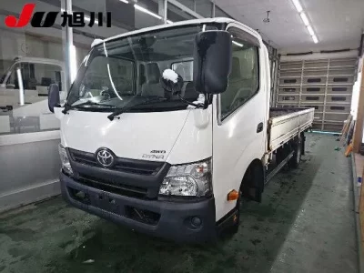 Toyota DYNA  с аукциона в Японии
