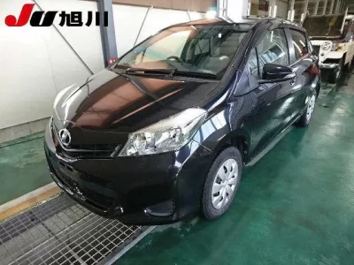 Toyota VITZ  с аукциона в Японии