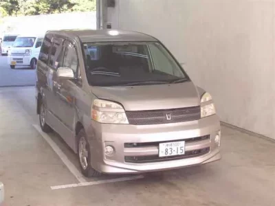 Toyota VOXY  с аукциона в Японии