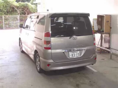 Toyota VOXY  с аукциона в Японии