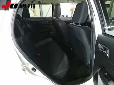 Suzuki SWIFT  с аукциона в Японии