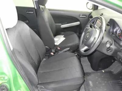 Mazda DEMIO  с аукциона в Японии