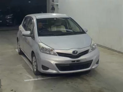 Toyota VITZ  с аукциона в Японии