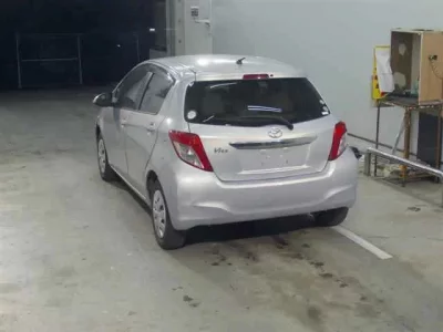 Toyota VITZ  с аукциона в Японии
