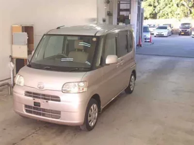 Daihatsu TANTO  с аукциона в Японии