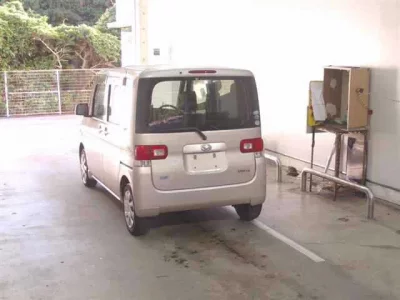 Daihatsu TANTO  с аукциона в Японии