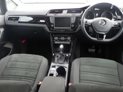 Volkswagen GOLF TOURAN