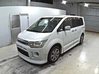 Mitsubishi DELICA D5