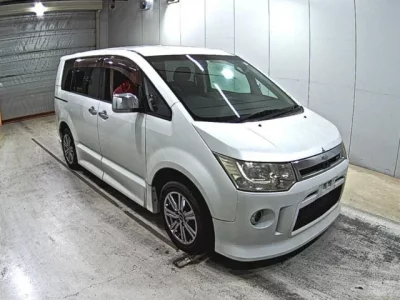 Mitsubishi DELICA D5