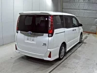 Toyota NOAH лот № 4210 оценка 3.5  с аукциона в Японии 4