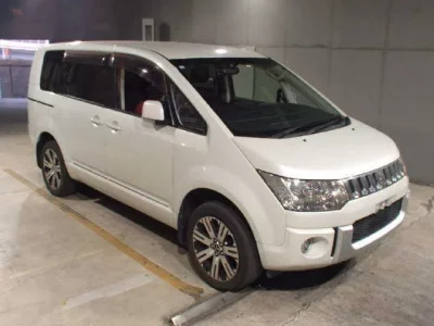 Mitsubishi DELICA D5