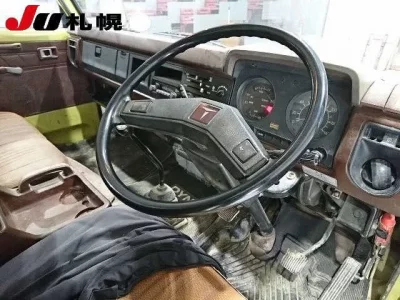 Toyota DYNA  с аукциона в Японии