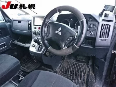 Mitsubishi DELICA D5
