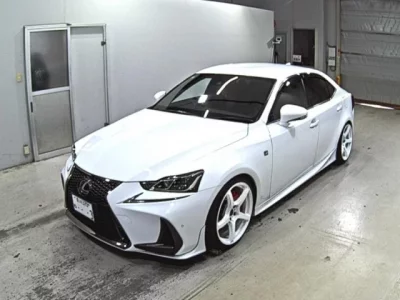 Lexus IS