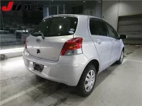 Toyota VITZ лот № 3097 оценка -  с аукциона в Японии 1