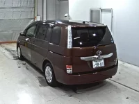 Toyota ISIS лот № 3055 оценка 4  с аукциона в Японии 1