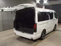 Toyota HIACE VAN лот № 326 оценка R  с аукциона в Японии 4
